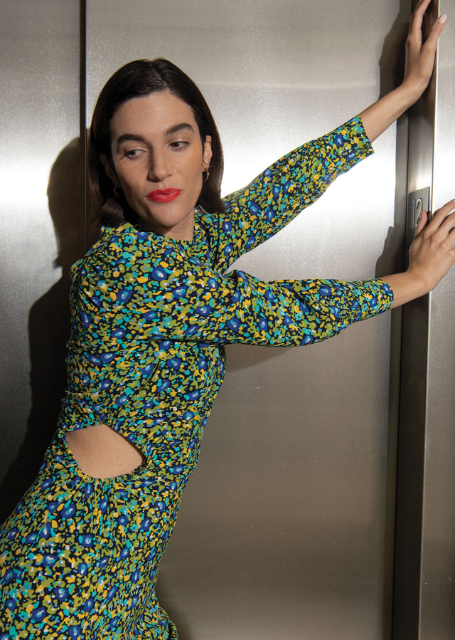 SIDE DETAIL SHOT OF THE CARMEL DRESS IN ABSTRACT GARDEN