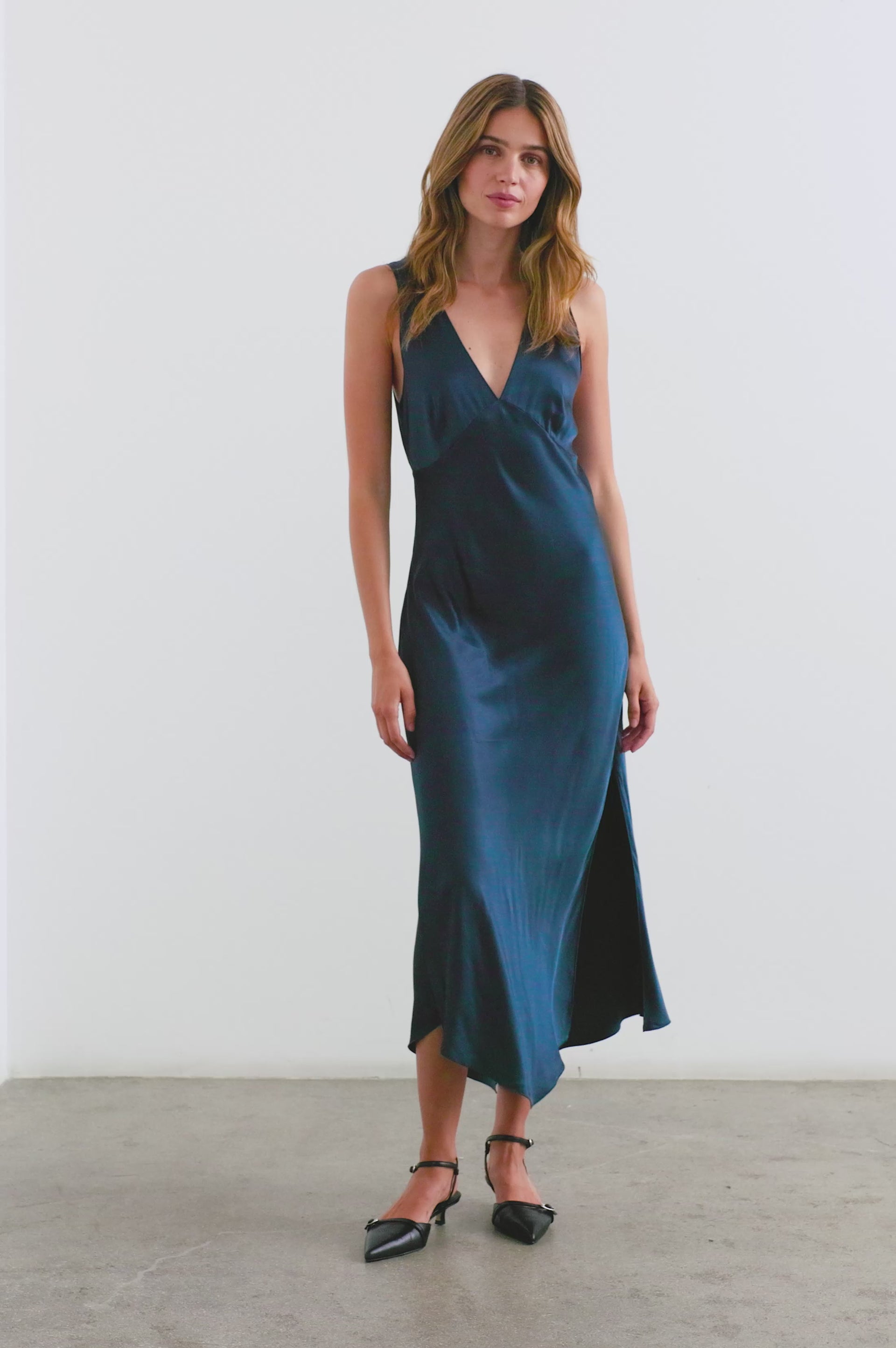 MONIQUEDRESS-DEEPSEA-VIDEO