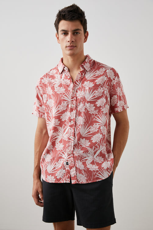 CARSON SHIRT JUNGLE FOLIAGE RED - FRONT MODELED