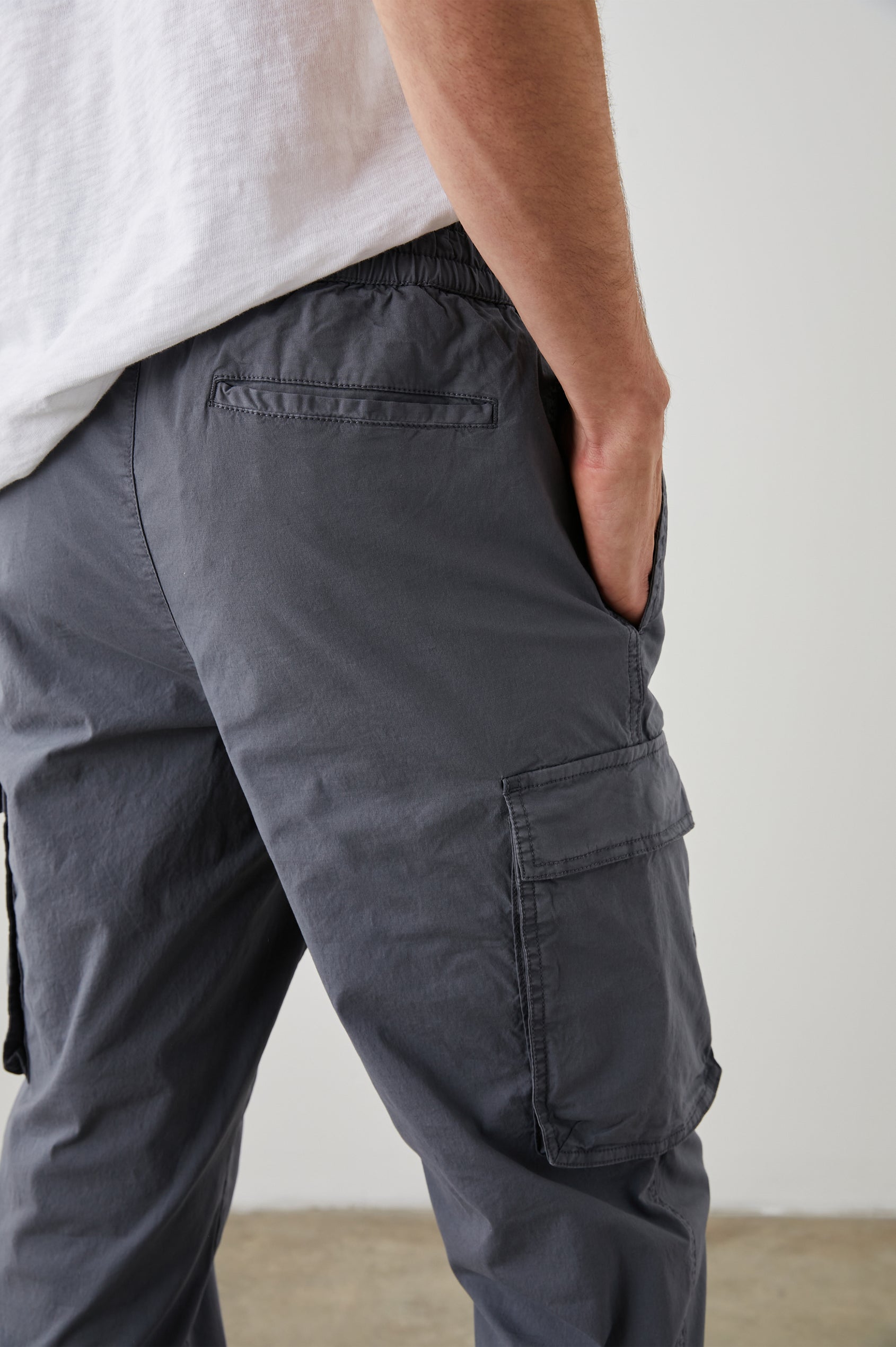 EMMERSON CHARCOAL PANT - BACK DETAIL