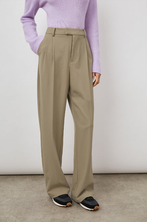 MARNIE ALMOND PANT- FRONT HAND IN POCKET